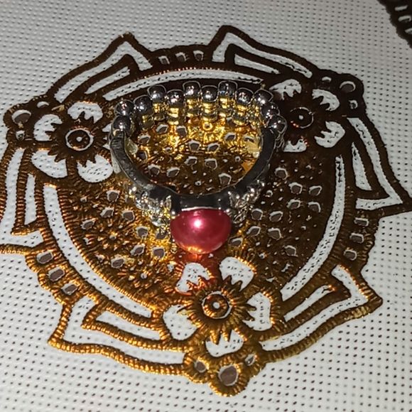 Ring - Picture 1 of 2